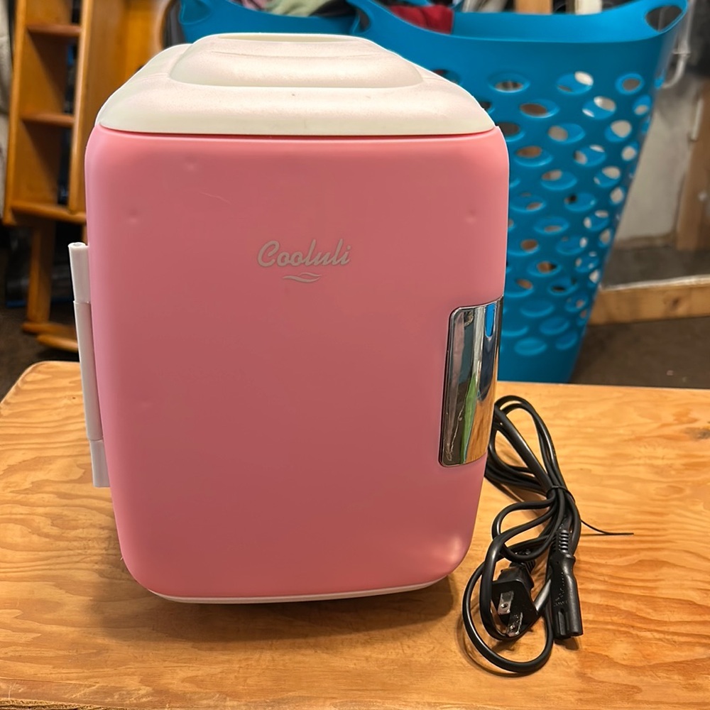 Cooluli beauty fridge